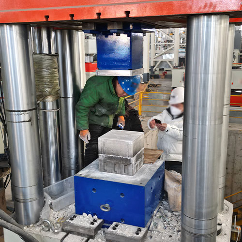 1000噸莫來石匣缽液壓機-1000T四柱液壓機