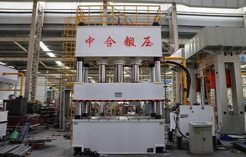 1000噸三梁四柱液壓機(jī)（特點(diǎn)、參數(shù)、應(yīng)用）