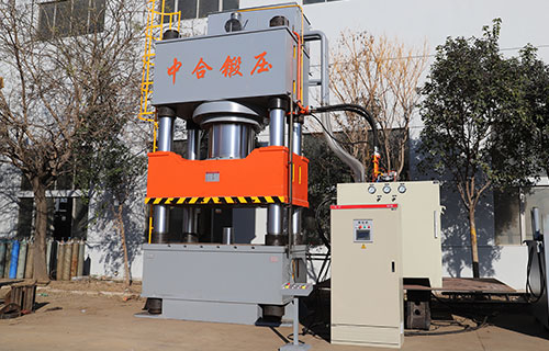 如何選擇適合的滕州2000噸四柱液壓機？